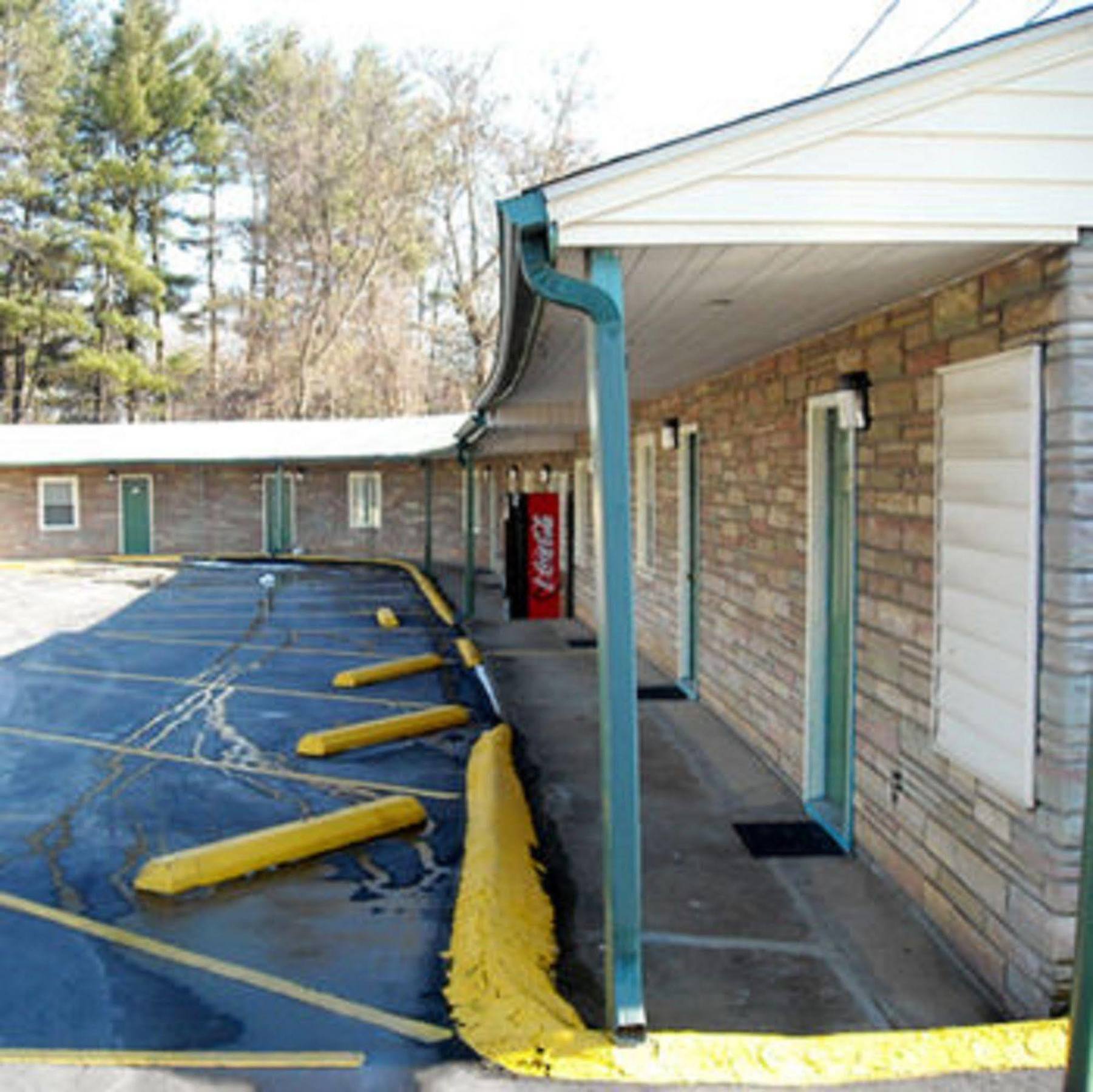 Whispering Pines Motel - แอชวิลล์ ภายนอก รูปภาพ
