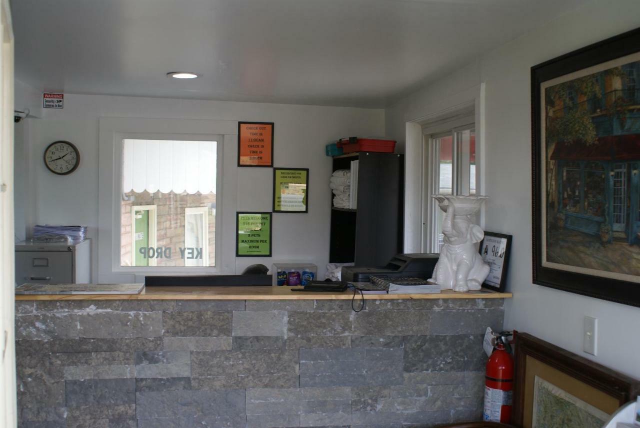 Whispering Pines Motel - แอชวิลล์ ภายนอก รูปภาพ