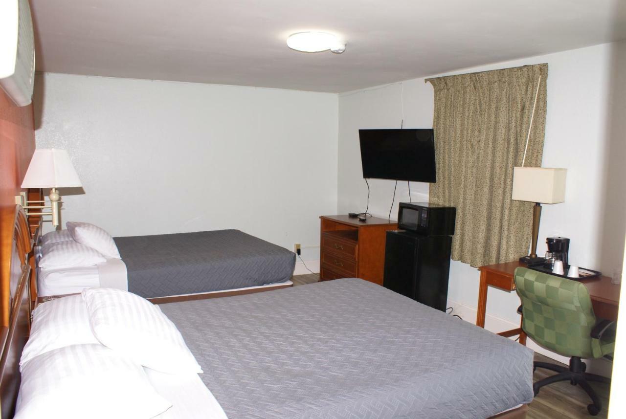 Whispering Pines Motel - แอชวิลล์ ภายนอก รูปภาพ