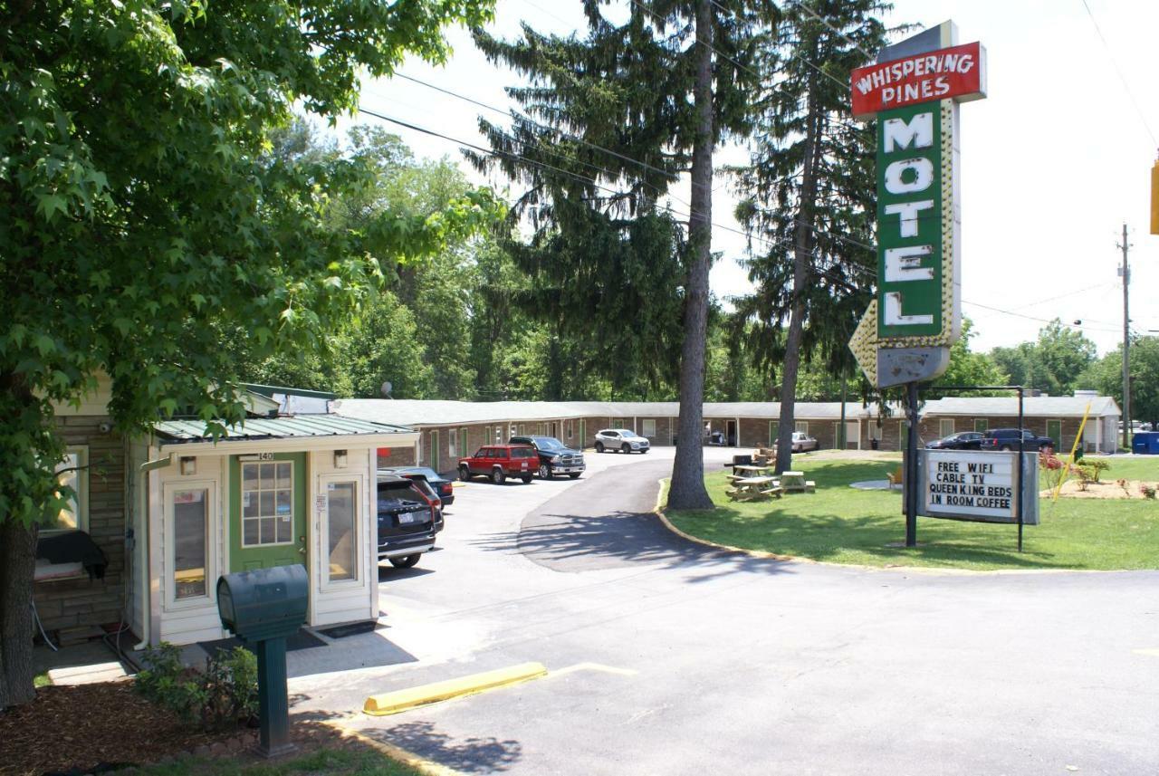 Whispering Pines Motel - แอชวิลล์ ภายนอก รูปภาพ
